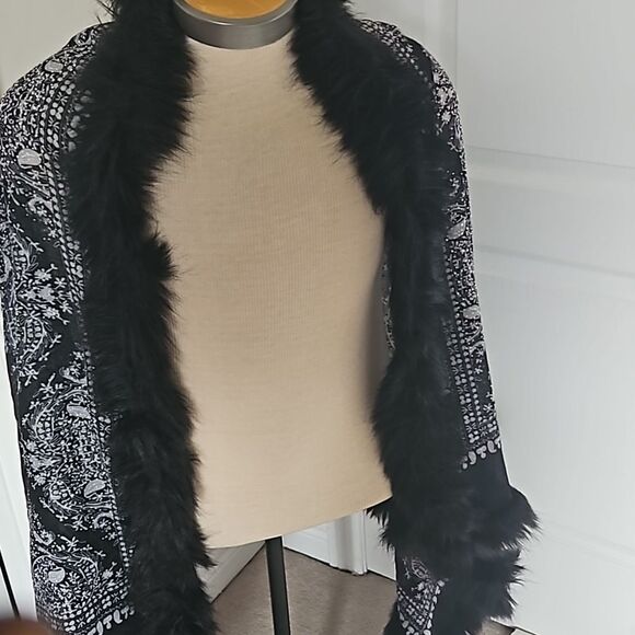 Taj Mahal Beaded Scarf With Faux Fur Trim Black/ Silver - Picture 12 of 16